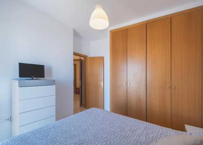 Acogedor Con Parque Infantil