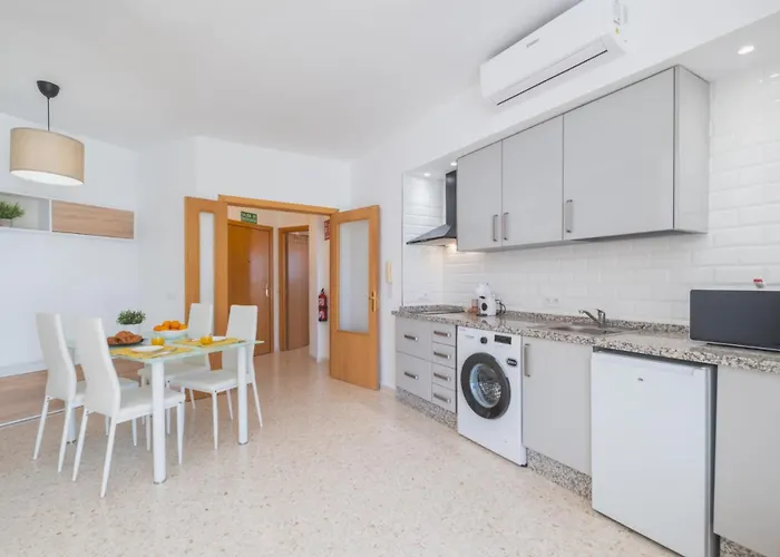 Acogedor Con Parque Infantil *